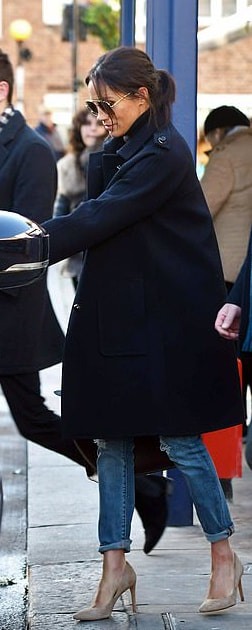 Victoria Beckham Navigator Power Sunglasses as seen on Meghan Markle, The Duchess of Sussex