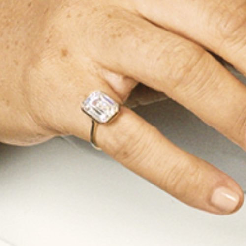 Lorraine Schwartz Emerald-Cut Diamond Ring