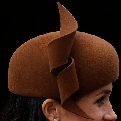 Philip Treacy Nutmeg Brown Velour Beret Hat with Twist Detail