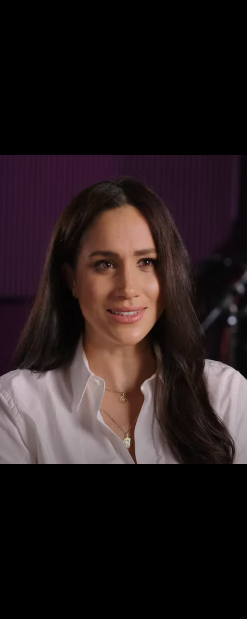 Suetables Shirley Horoscope Pendant Necklace as seen on Meghan Markle, the Duchess of Sussex