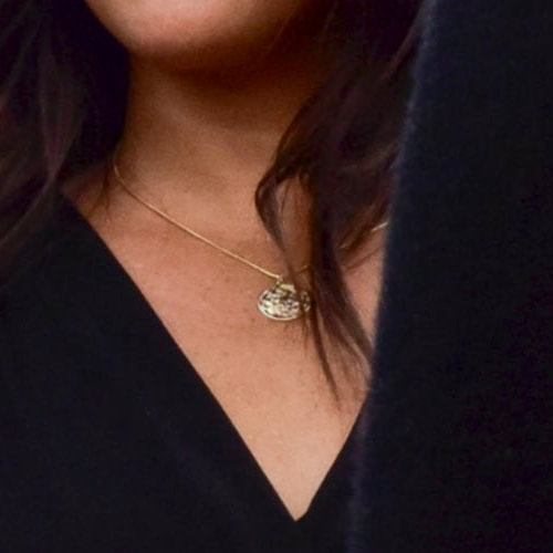 Meghan Markle wears Jennifer Meyer Hammered Disc Pendant necklace