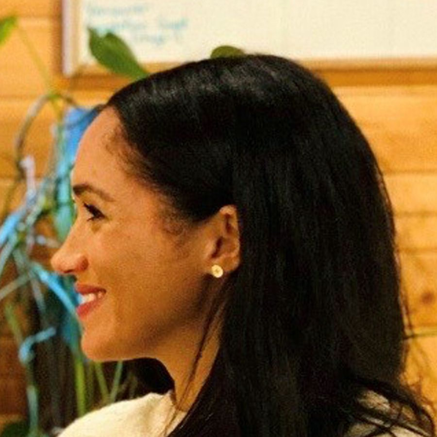 Duchess Meghan Markle wears Boh Runga Feather Kiss Gold Discologo Studs at Justice for Girls meeting